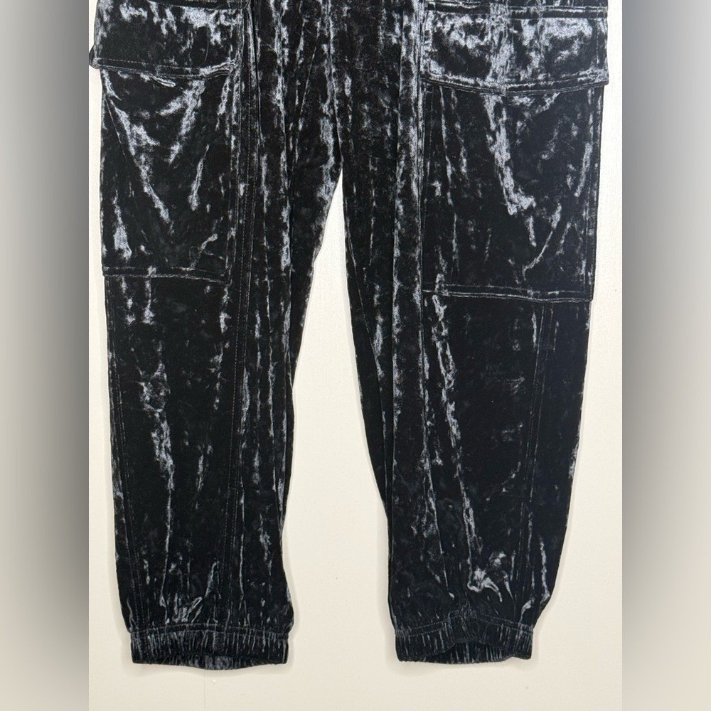 Jessica Simpson Black Crushed Velvet Cargo Joggers Women's M Y2K Streetwear - Picture 4 of 9